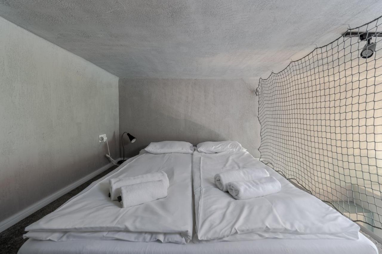 Parkside Fresh Apartments - Old Town Guesthouse - By Upstairs Krasków Eksteriør bilde
